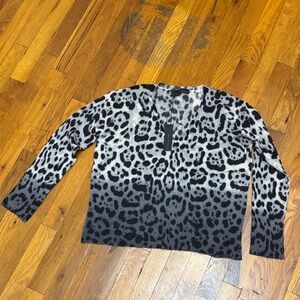 Leopard Print V-Neck cashmere Sweater
